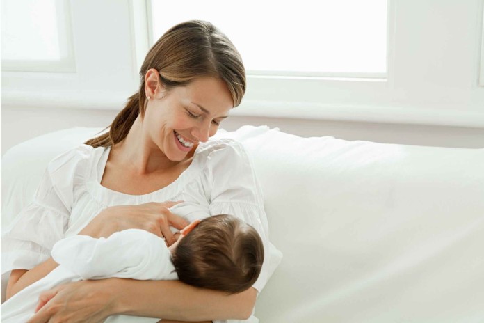 10KeyThings Breastfeeding baby